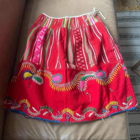 Gorgeous vintage embroidered multicolor skirt - Picture 4 of 11